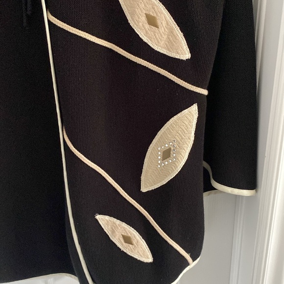 Krisztina Nagy Asymmetrical Sweater-XL - Picture 4 of 16